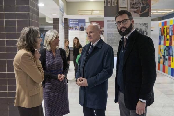 Botschafter Herr Andreas Kindl, Dr. Jarek Korczynski, Frau Annedore Dierker, Regina Wiesinger, Empfang-Ausstellungseröffnung